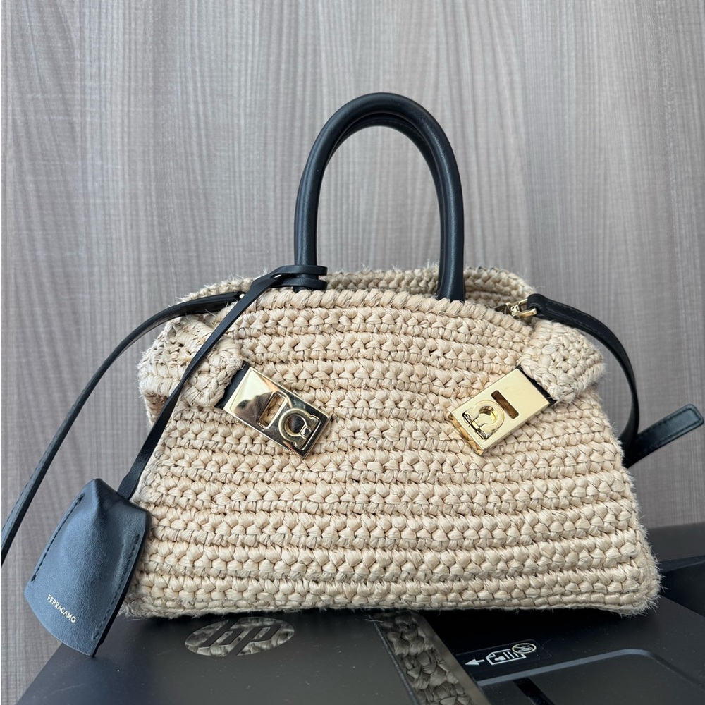 Ferragamo Hug Bag XS - Picture 8 of 15
